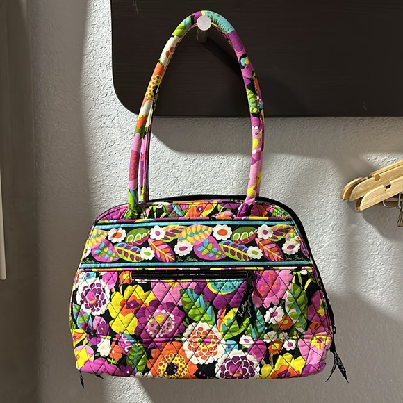 Beautiful Multi colored Vera Bradley Bag - Picture 2 of 6